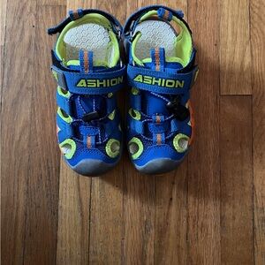 Amazon Toddler boys closed toy sport sandals